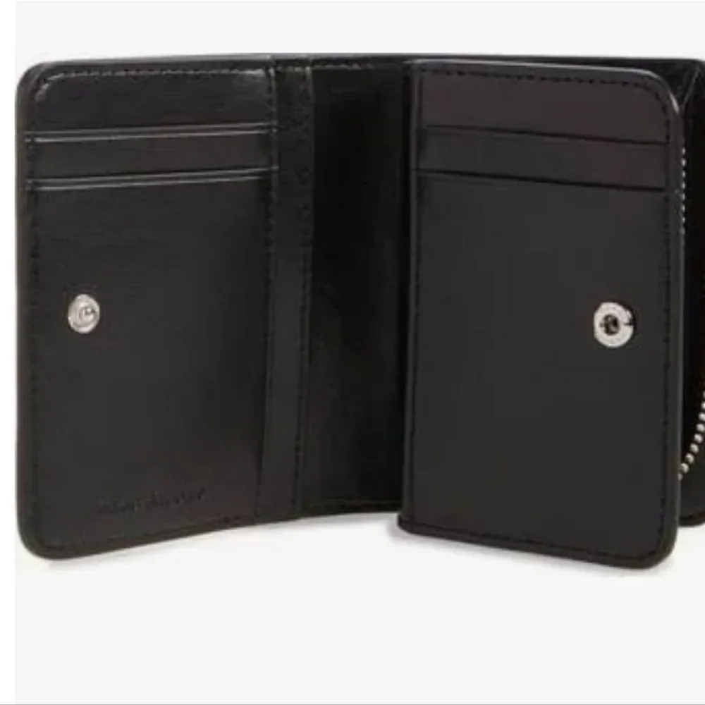 Marc Jacobs elegant wallet